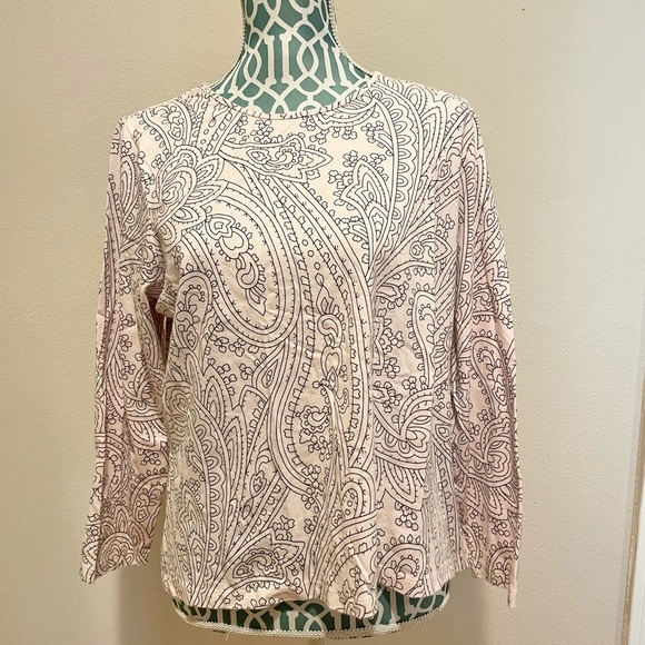 Liz Claiborne Petite White Geometric Design Tee - Picture 10 of 11